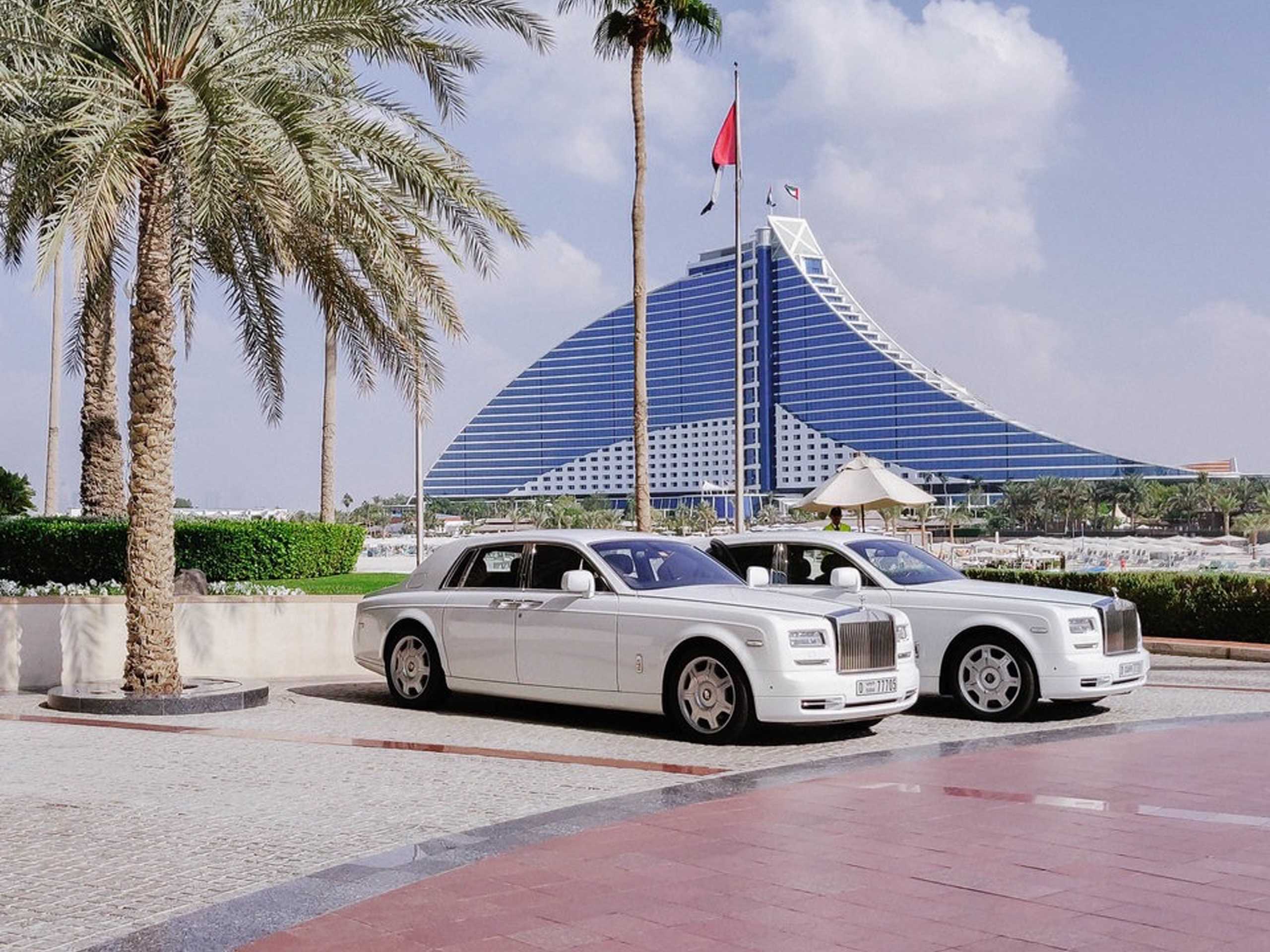 100 в дубае. Бурдж Аль Дубай. Роллс Ройс в Дубае. Порше Халифа Дубай. Burj al arab Rolls Royce.